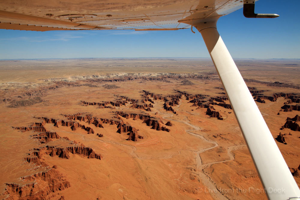 コクピットから左を見る